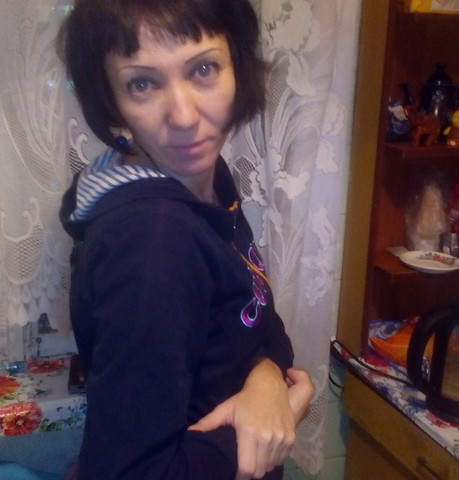 Девушки в Пскове: Лена, 40 - ищет парня из Пскова