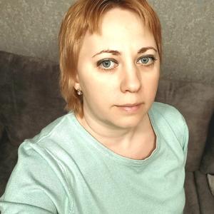 Девушки в Вологде: Ирина, 42 - ищет парня из Вологды