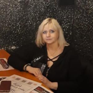 Девушки в Омске: Анастасия, 51 - ищет парня из Омска