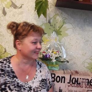 Девушки в Саратове: Ирина, 52 - ищет парня из Саратова
