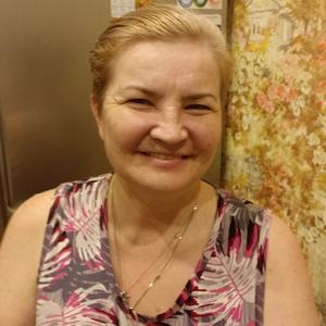 Девушки в Нижнекамске: Людмила, 52 - ищет парня из Нижнекамска