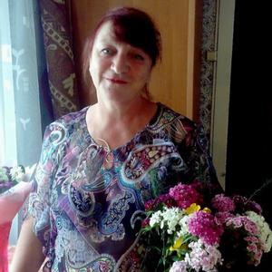 Девушки в Пскове: Елена, 57 - ищет парня из Пскова