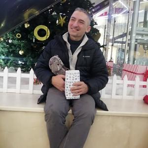 Парни в Твери: Андрей, 40 - ищет девушку из Твери
