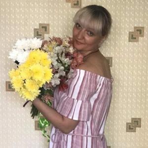 Девушки в Волгограде: Юлия, 44 - ищет парня из Волгограда