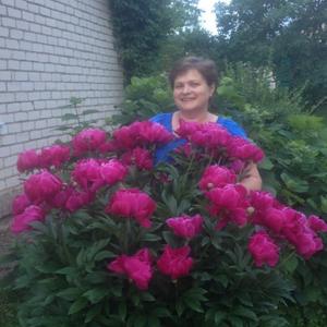 Девушки в Смоленске: Lyubov, 60 - ищет парня из Смоленска