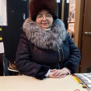 Девушки в Волгограде: Елена, 61 - ищет парня из Волгограда