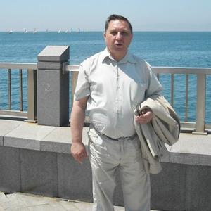 Анатолий, 70 лет, Санкт-Петербург
