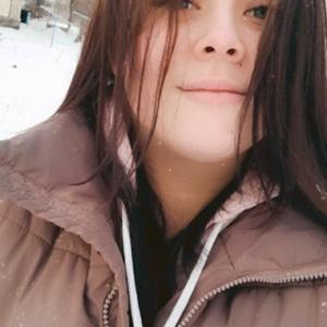 Девушки в Екатеринбурге: Оксана, 22 - ищет парня из Екатеринбурга