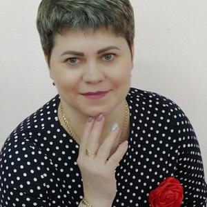 Девушки в Новоаганске: Елена, 45 - ищет парня из Новоаганска