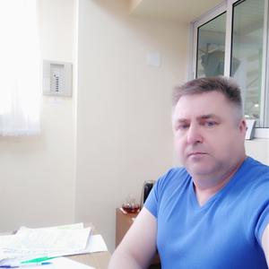 Валерий, 54 года, Советский