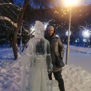 Девушки в Новосибирске: Людмила, 50 - ищет парня из Новосибирска