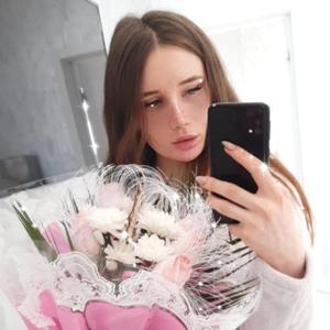 Девушки в Волгограде: Анна, 26 - ищет парня из Волгограда