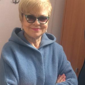 Девушки в Калининграде: Елена, 64 - ищет парня из Калининграда