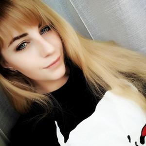 Девушки в Серпухове: Alina, 24 - ищет парня из Серпухова