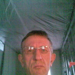Валерий, 65 лет, Новосибирск