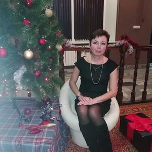Девушки в Сызрани: Елена, 53 - ищет парня из Сызрани