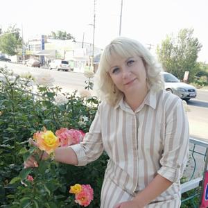 Девушки в Омске: Алёна, 44 - ищет парня из Омска