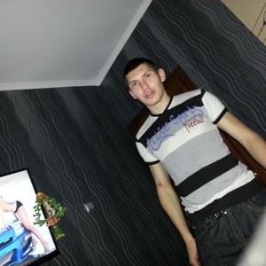 Парни в Нягани: Александр Фёдоров, 33 - ищет девушку из Нягани