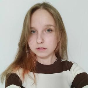 Девушки в Новосибирске: Яна, 19 - ищет парня из Новосибирска