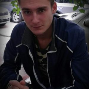 Парни в Калинковичах: Алексей, 28 - ищет девушку из Калинковичей