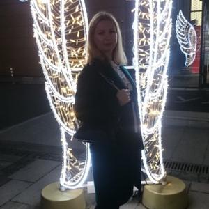 Девушки в Владивостоке: Елена, 39 - ищет парня из Владивостока