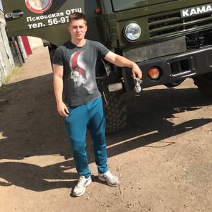 Парни в Пскове: Вовчик, 23 - ищет девушку из Пскова
