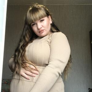 Девушки в Сальске: Оксана, 24 - ищет парня из Сальска