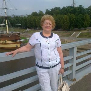 Девушки в Великий Новгороде: Olga Shatalova, 68 - ищет парня из Великий Новгорода