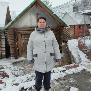 Девушки в Саратове: Марианна, 65 - ищет парня из Саратова