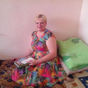 Девушки в Томске: Надежда, 55 - ищет парня из Томска