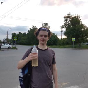 Парни в Ижевске: Кирилл, 22 - ищет девушку из Ижевска