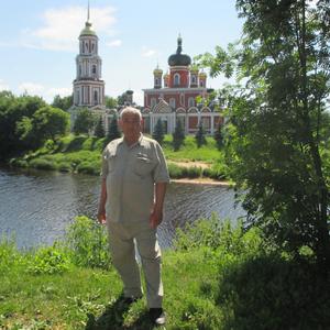 Парни в Великий Новгороде: Исмат, 68 - ищет девушку из Великий Новгорода