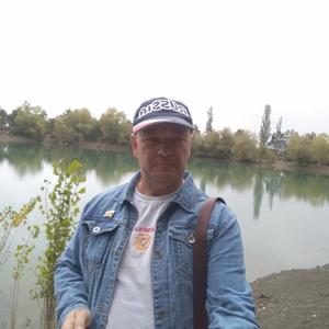 Парни в Нижневартовске: Евгений Тюстин, 62 - ищет девушку из Нижневартовска
