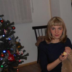 Девушки в Новокузнецке: Мила, 41 - ищет парня из Новокузнецка