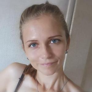Девушки в Томске: Анна, 38 - ищет парня из Томска