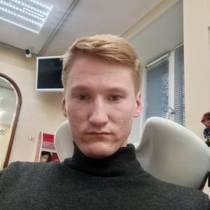 Егор, 22 года, Излучинск