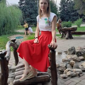 Девушки в Саратове: Ирина, 36 - ищет парня из Саратова
