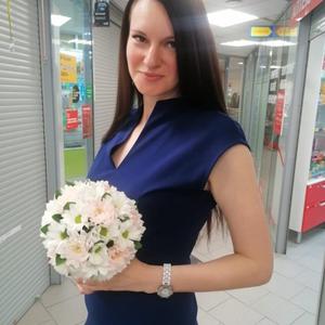 Девушки в Бердске: Ксения, 35 - ищет парня из Бердска