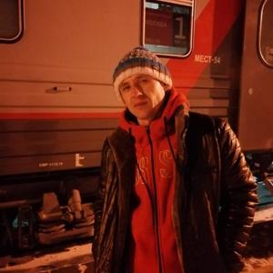 Парни в Одинцово-10: Виктор, 42 - ищет девушку из Одинцово-10