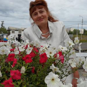 Девушки в Усть-Илимске: Lydmila, 66 - ищет парня из Усть-Илимска