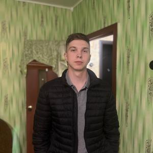 Парни в Вольске: Александр, 21 - ищет девушку из Вольска
