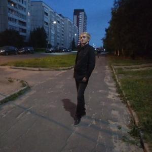 Парни в Петрозаводске: Антон, 20 - ищет девушку из Петрозаводска