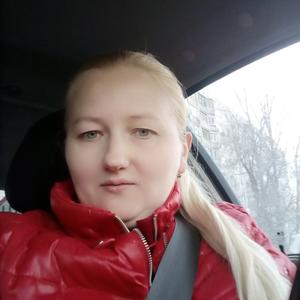 Девушки в Волгограде: Анна, 40 - ищет парня из Волгограда