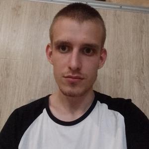 Парни в Новокубанске: Крис, 26 - ищет девушку из Новокубанска