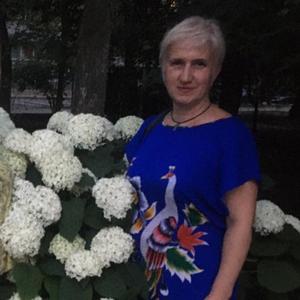 Девушки в Донецке: Валерия Климова, 57 - ищет парня из Донецка