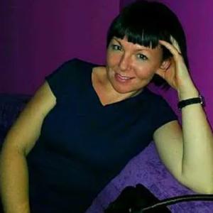 Девушки в Оренбурге: Lora, 38 - ищет парня из Оренбурга