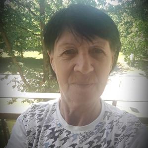 Девушки в Пскове: Валентина, 66 - ищет парня из Пскова