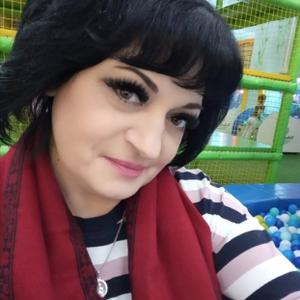 Девушки в Казани (Татарстан): Юлия, 50 - ищет парня из Казани (Татарстан)