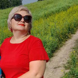 Девушки в Томске: Елена, 50 - ищет парня из Томска