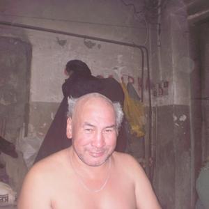 Виктор, 61 год, Якутск